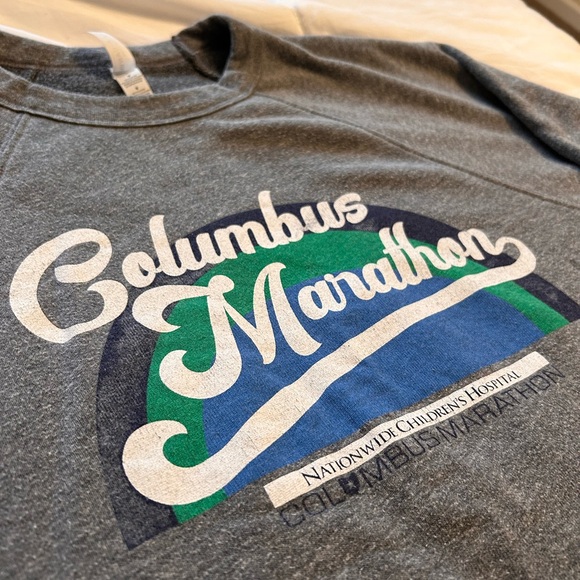 2018 Columbus Marathon vintage-style crewneck - Picture 2 of 4